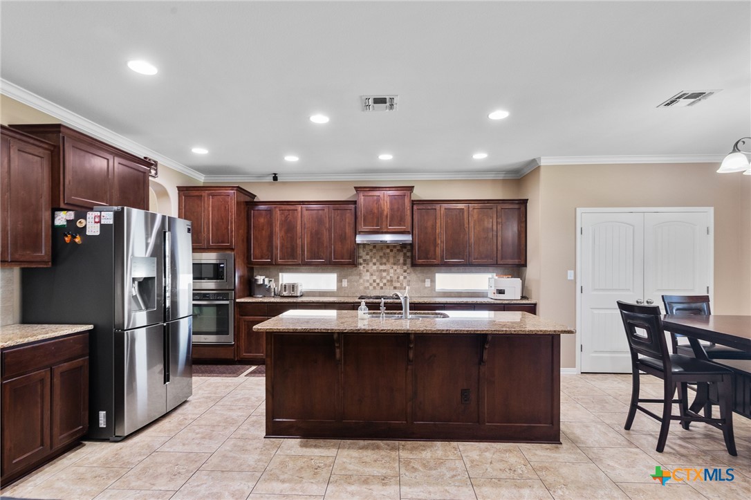 106 Sandstone Court Property Photo 11