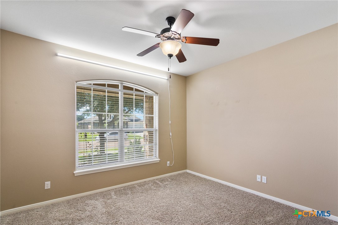 106 Sandstone Court Property Photo 30