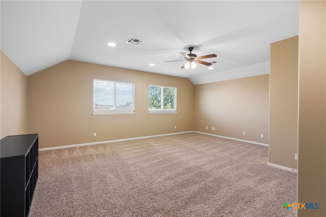 106 Sandstone Court Property Photo 32