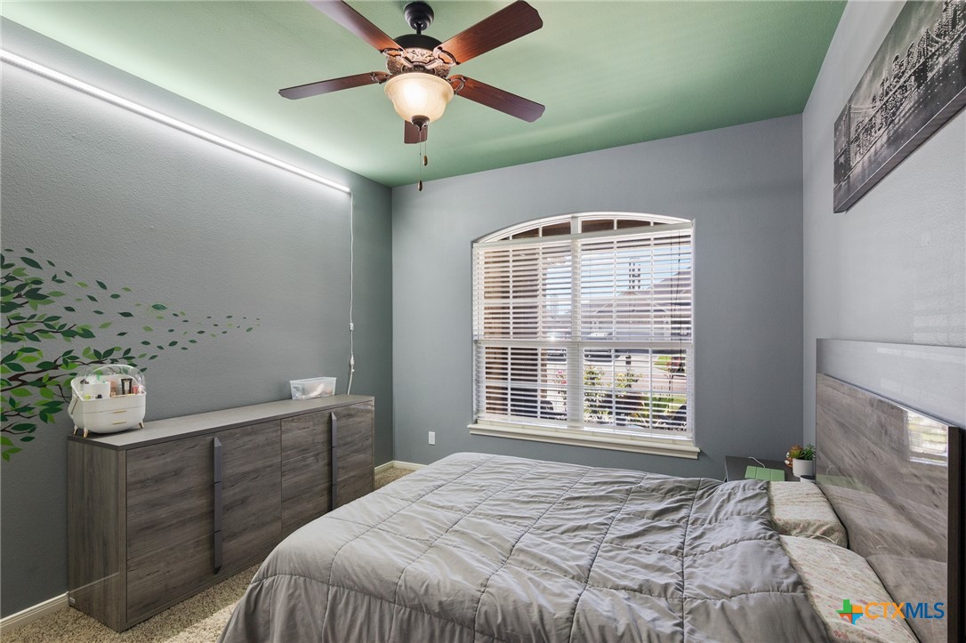 106 Sandstone Court Property Photo 33