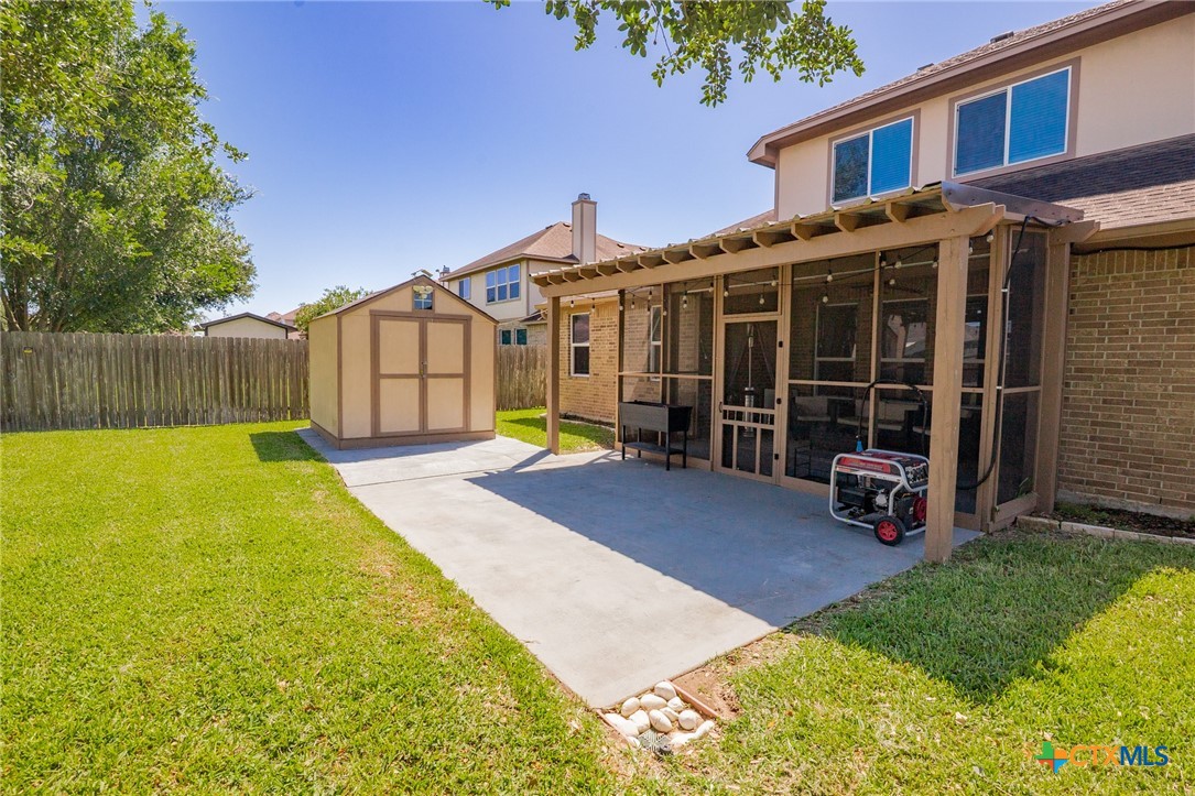 106 Sandstone Court Property Photo 41