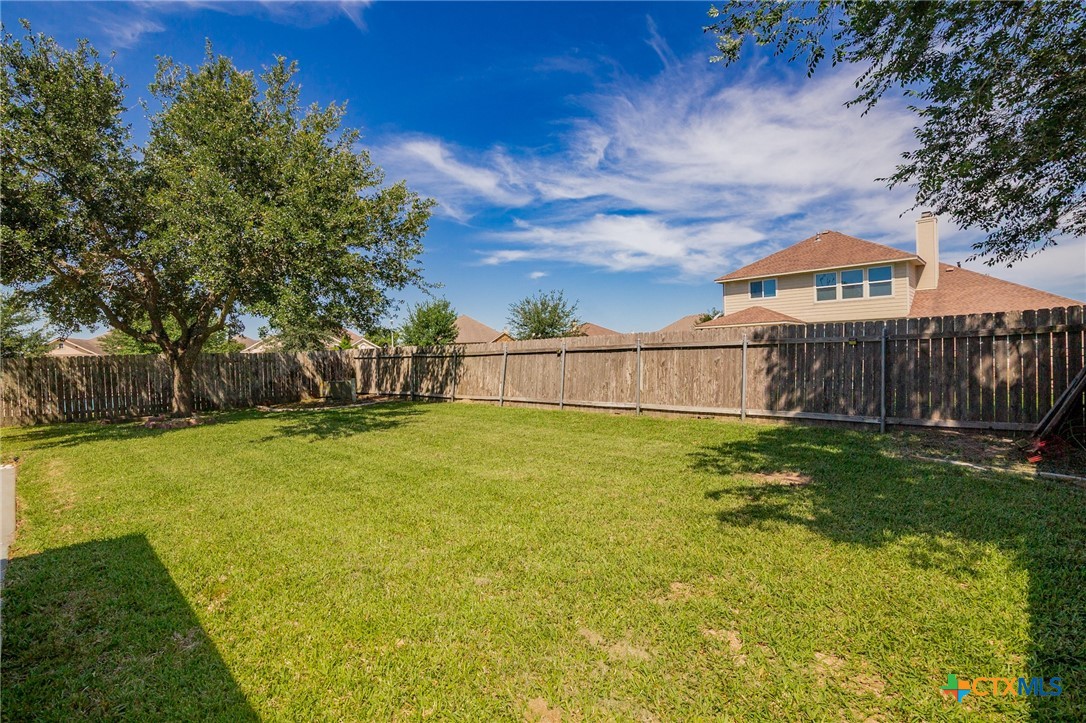 106 Sandstone Court Property Photo 45