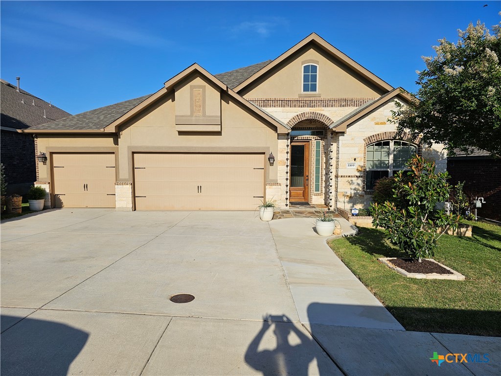 1169 Creek Canyon Property Photo 1