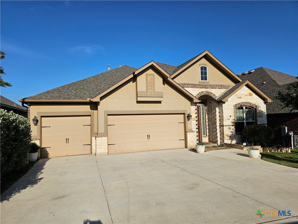 1169 Creek Canyon Property Photo 3