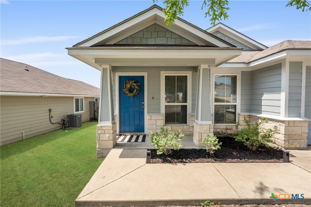2215 Bellmont Property Photo 3