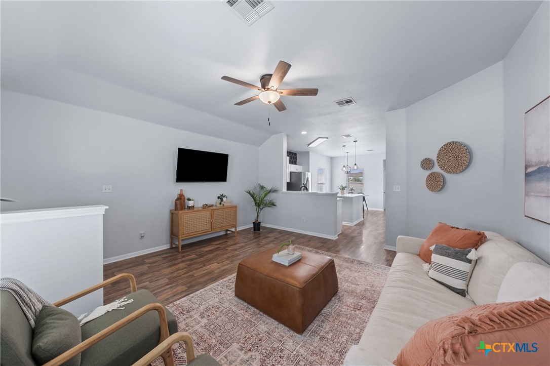 2215 Bellmont Property Photo 8