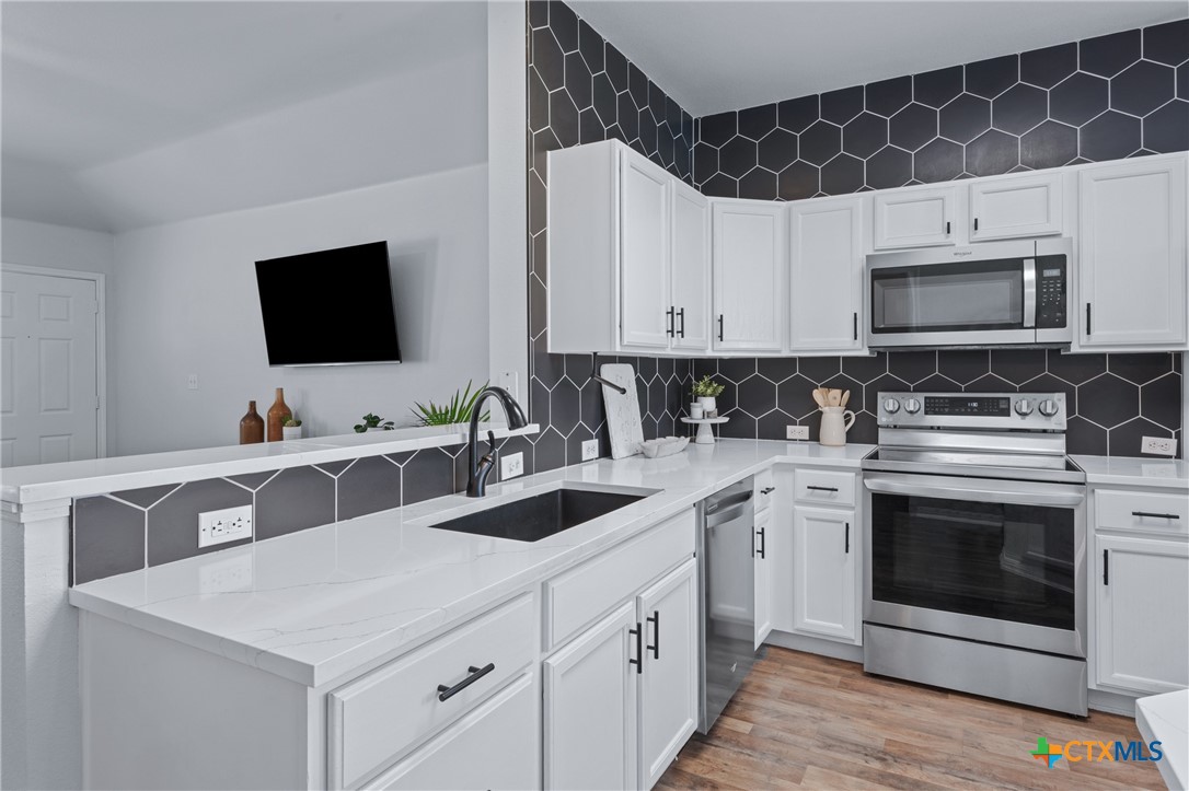 2215 Bellmont Property Photo 10