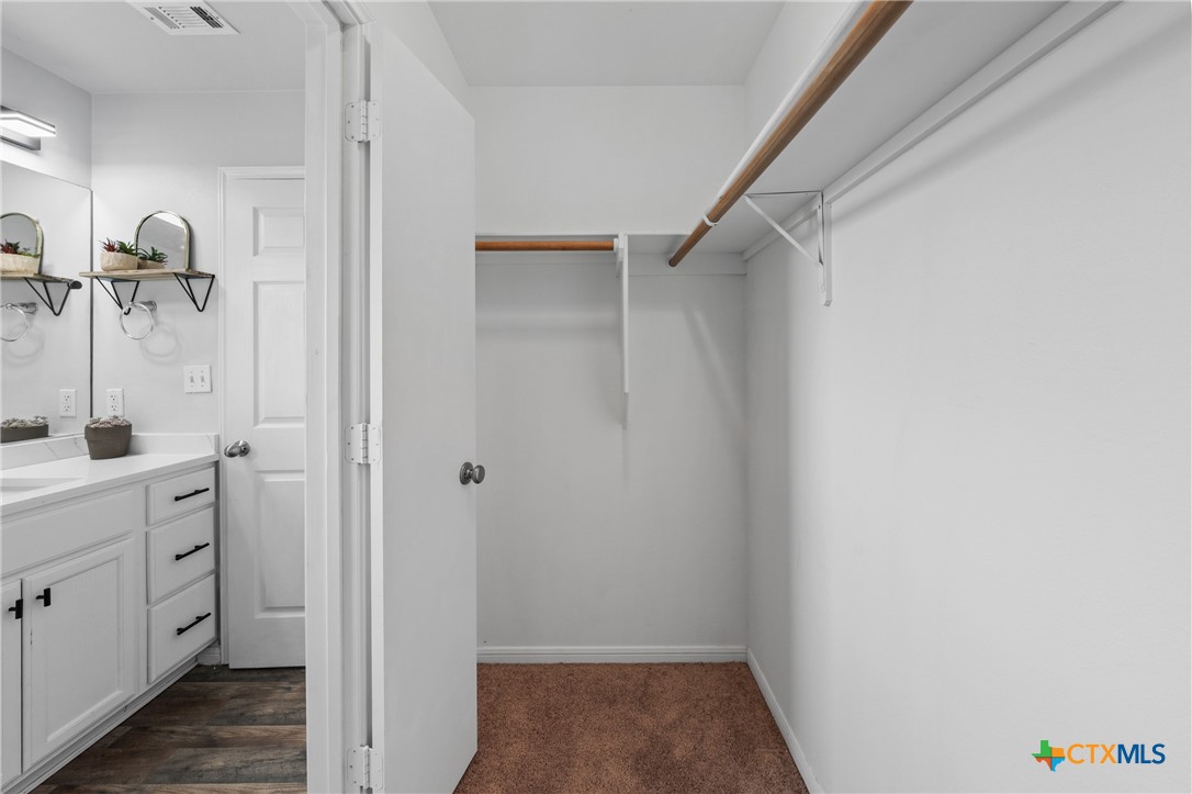 2215 Bellmont Property Photo 22