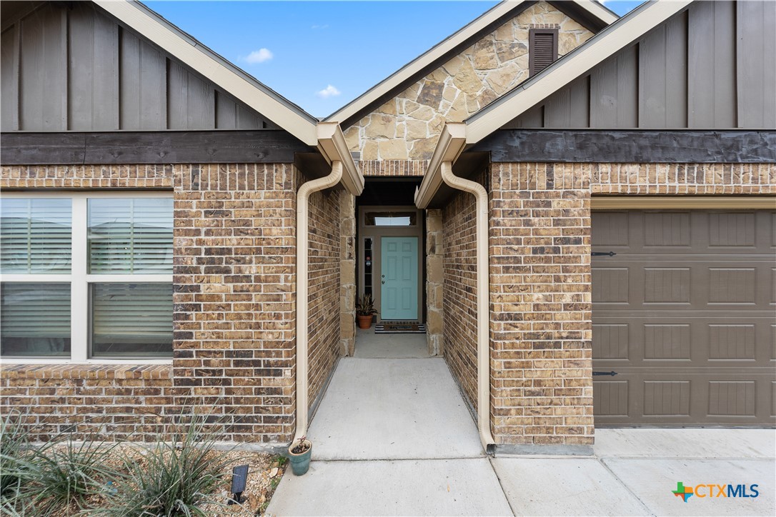 1309 Amber Dawn Drive Property Photo 3