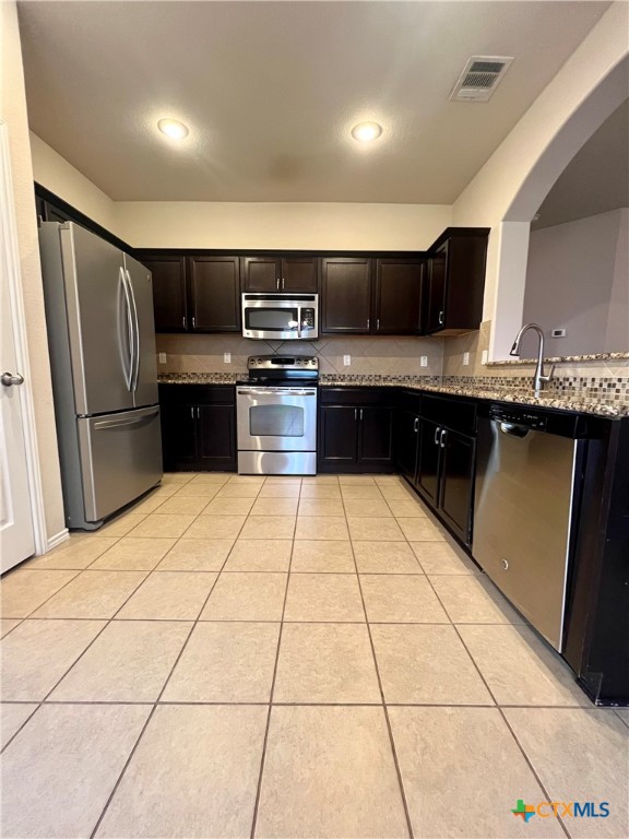 9512 Rogano Court Property Photo 6