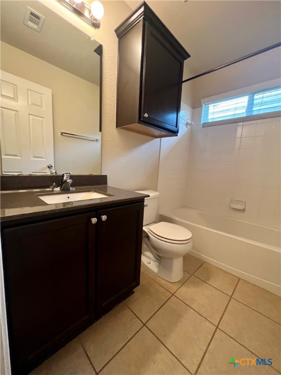 9512 Rogano Court Property Photo 8