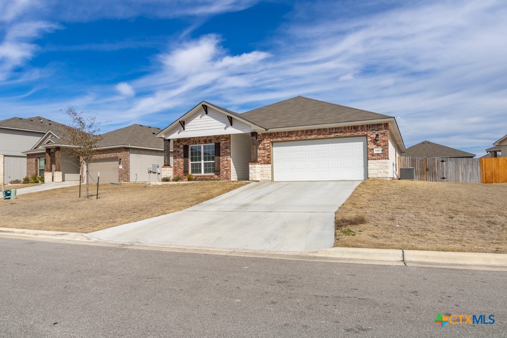 5410 Friars Loop Property Photo 3