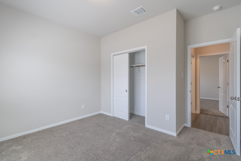 5410 Friars Loop Property Photo 12