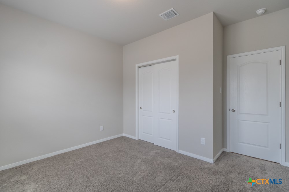 5410 Friars Loop Property Photo 13