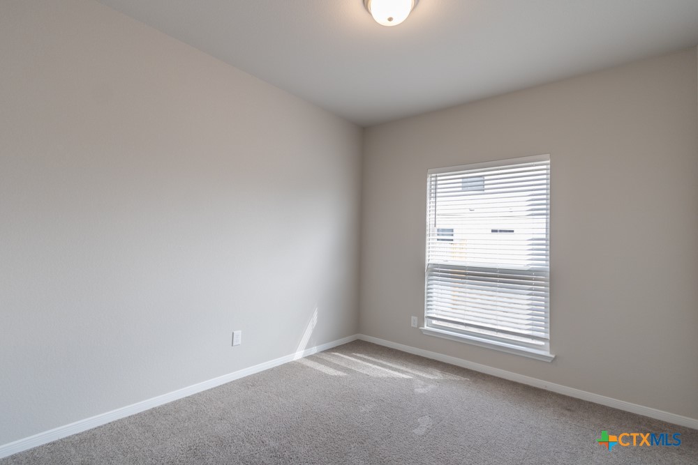 5410 Friars Loop Property Photo 14