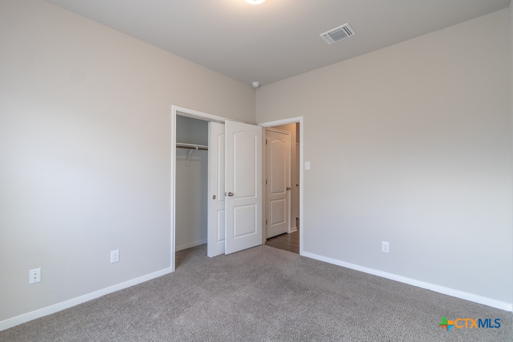 5410 Friars Loop Property Photo 15