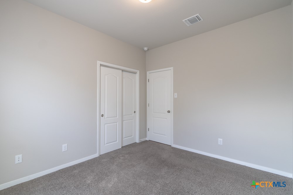 5410 Friars Loop Property Photo 16