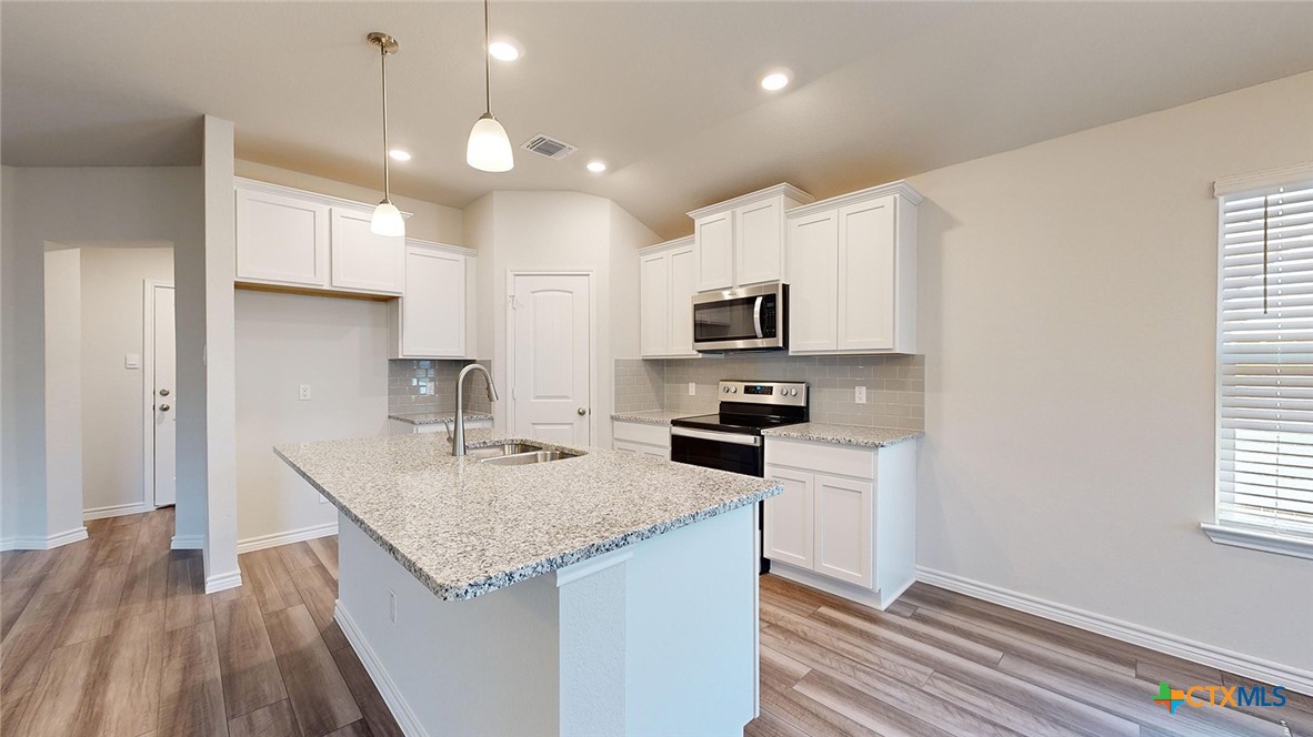 4012 Hayes Court Property Photo 4