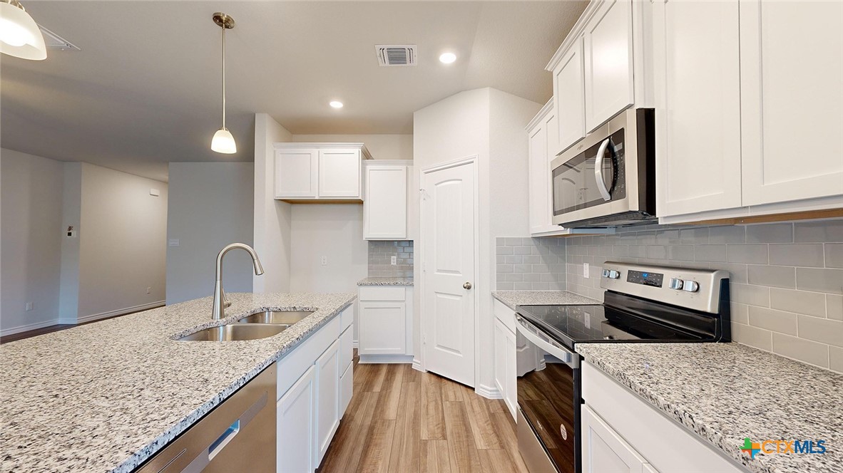 4012 Hayes Court Property Photo 6