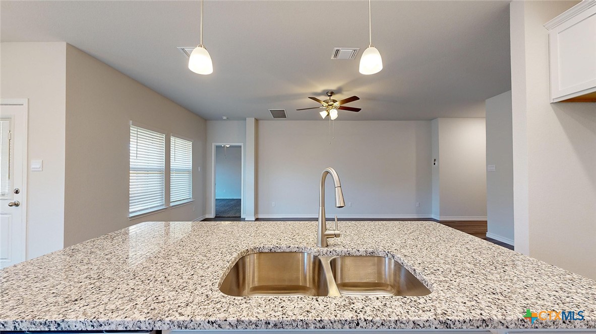 4012 Hayes Court Property Photo 7