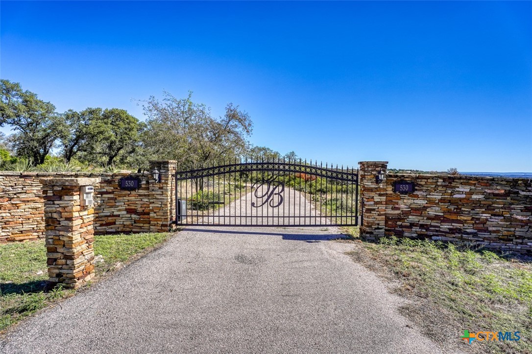 530 Scenic View Drive Property Photo 2