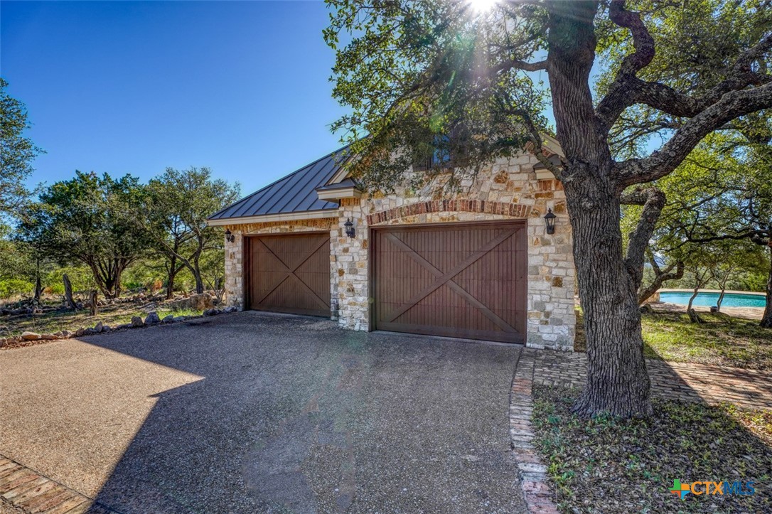 530 Scenic View Drive Property Photo 8