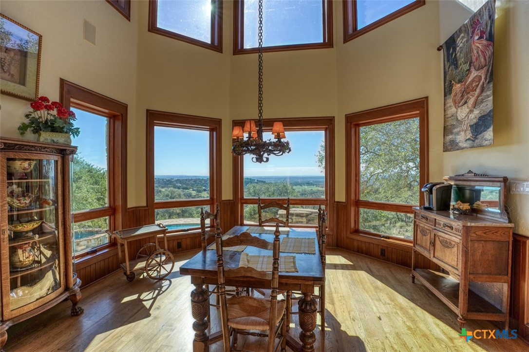 530 Scenic View Drive Property Photo 18