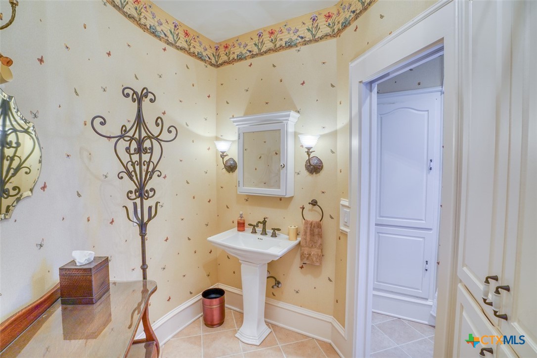 530 Scenic View Drive Property Photo 32