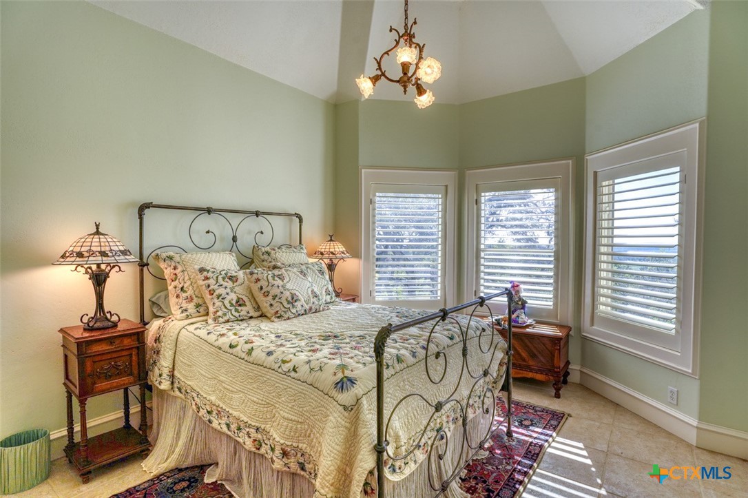 530 Scenic View Drive Property Photo 38