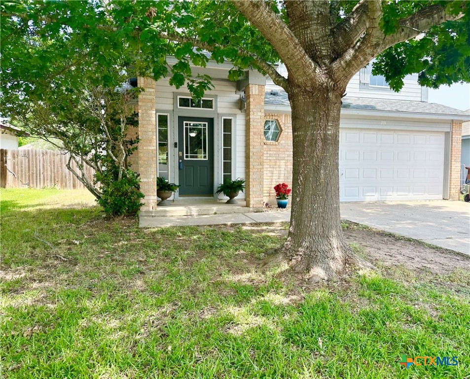 221 Sunshadow Drive Property Photo 4