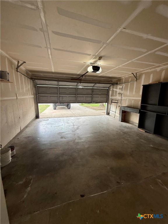 221 Sunshadow Drive Property Photo 26