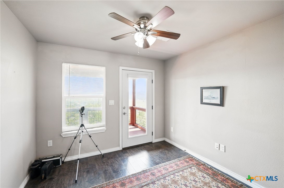 924 Kindersley Street Property Photo 12