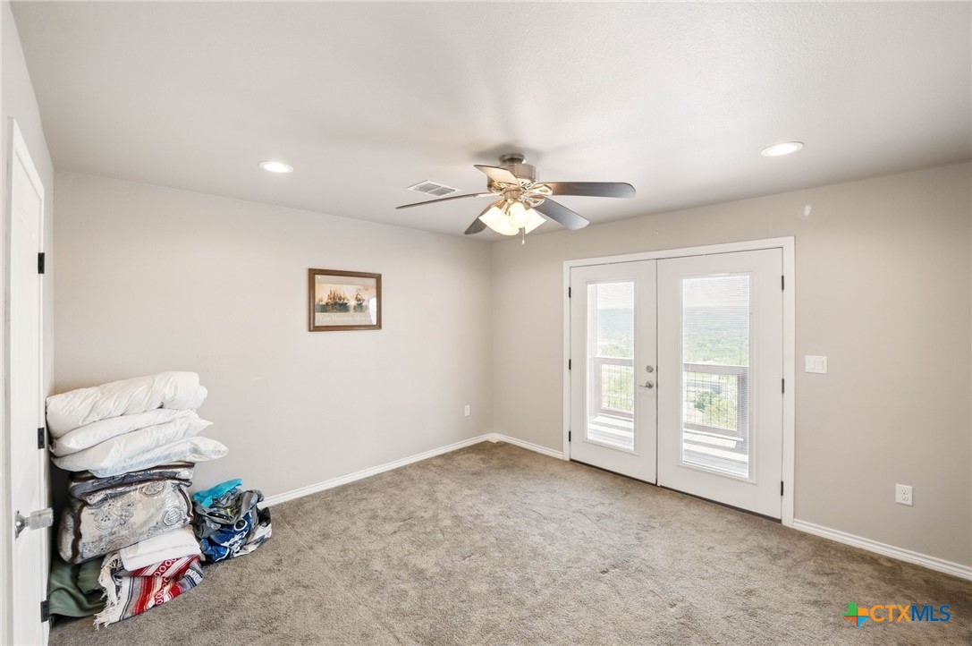924 Kindersley Street Property Photo 17