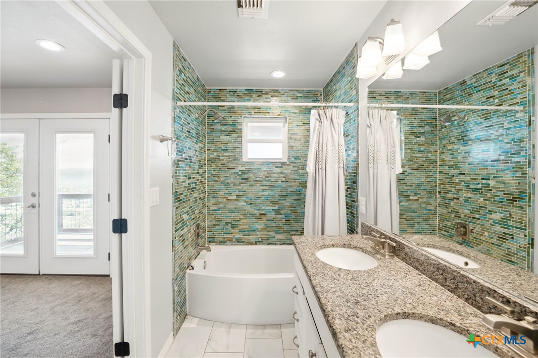 924 Kindersley Street Property Photo 18