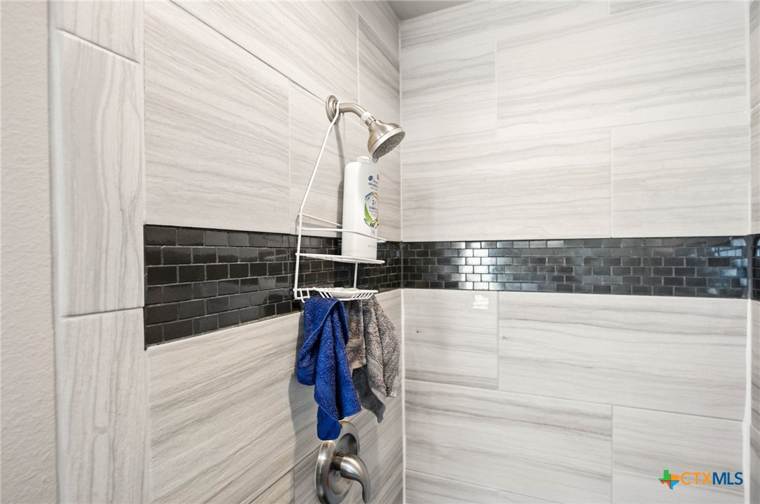 924 Kindersley Street Property Photo 20