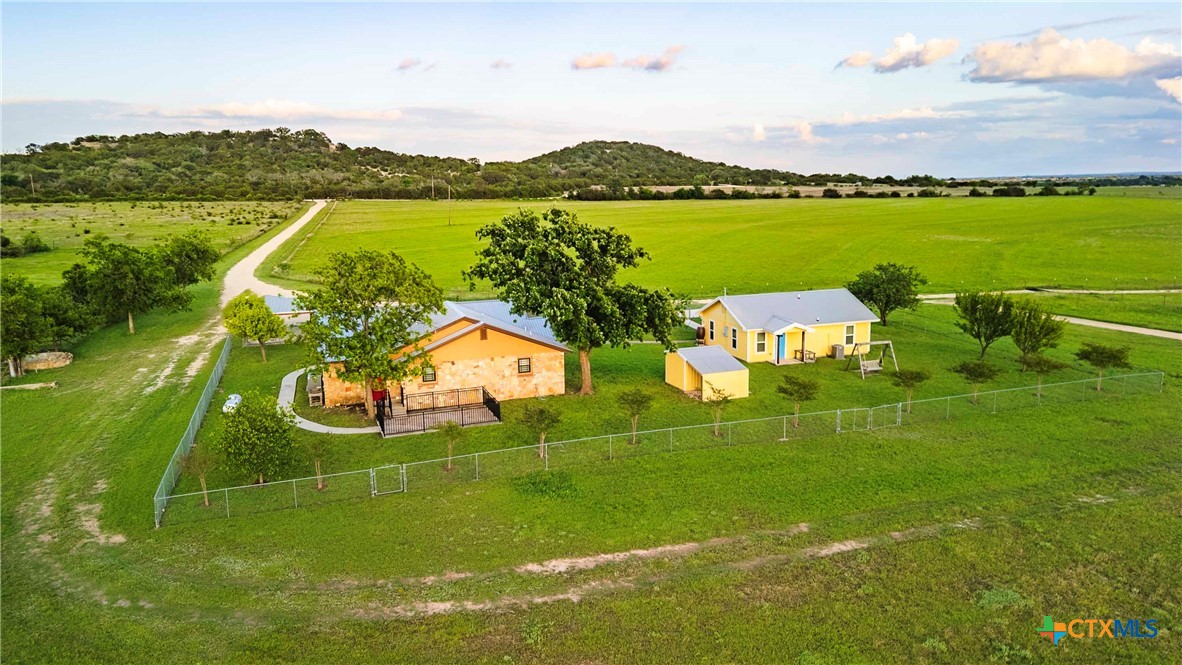 1102 County Road 138 Property Photo 4