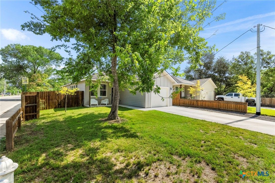 964 Allende Street Property Photo 3