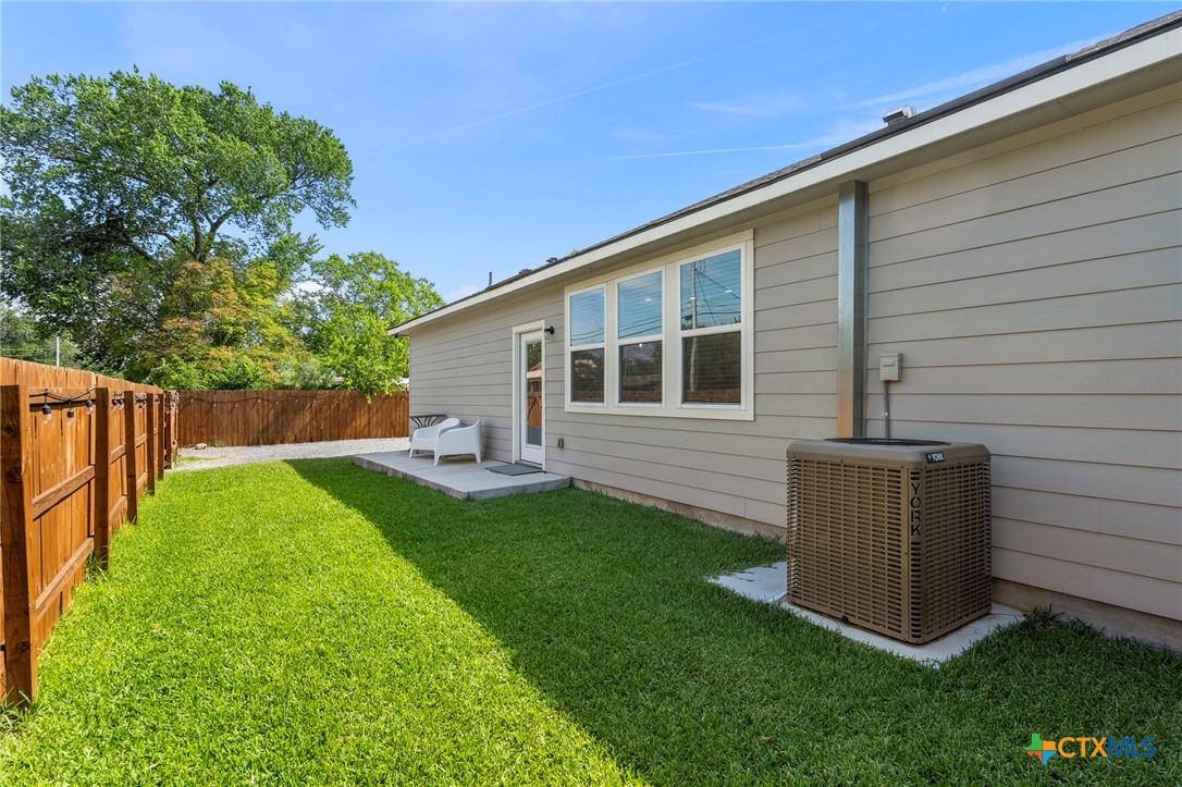 964 Allende Street Property Photo 24
