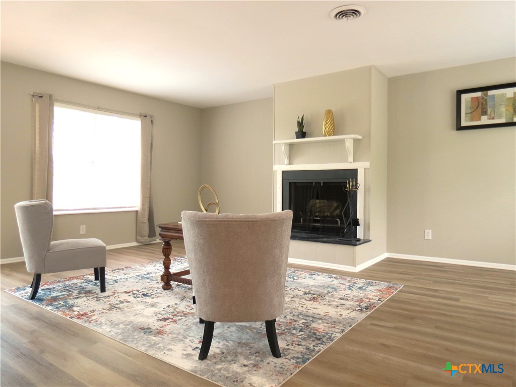 103 W Outer Drive Property Photo 2
