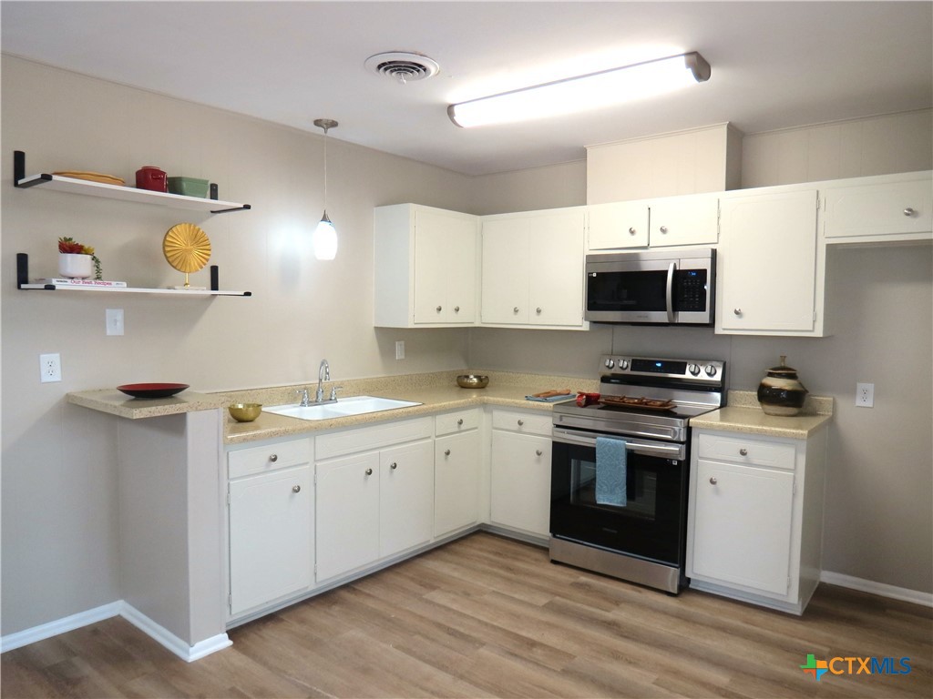 103 W Outer Drive Property Photo 3