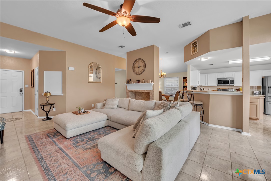 2811 Phoenix Drive Property Photo 2