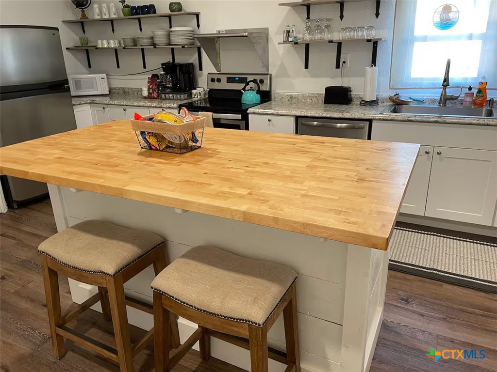 747 Oasis Street Property Photo 6