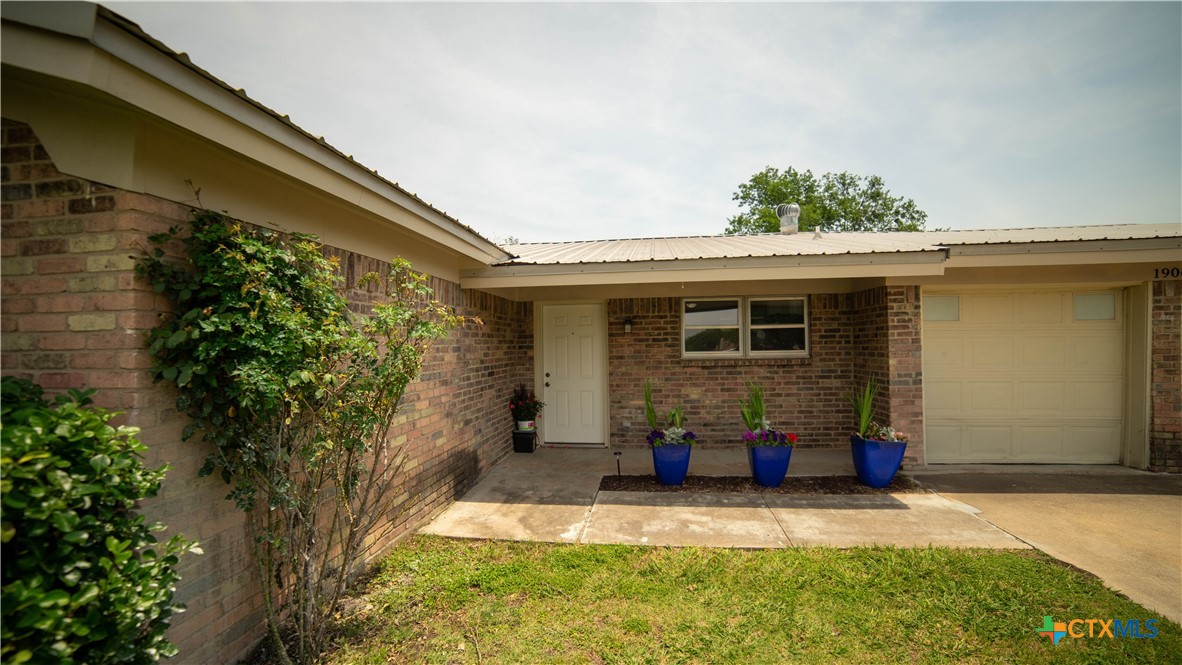 1906 N 60th Street Property Photo 4