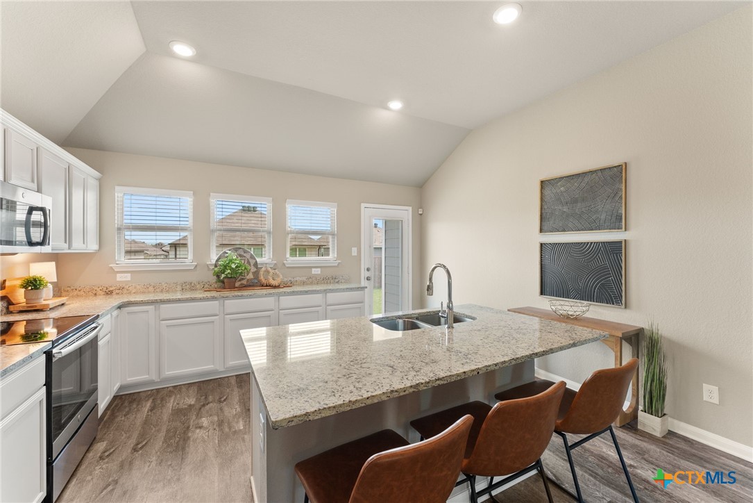 1910 Lummus Drive Property Photo 12