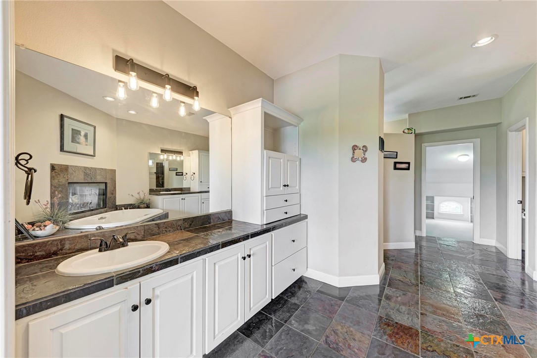 12326 Hanging Valley Drive Property Photo 21