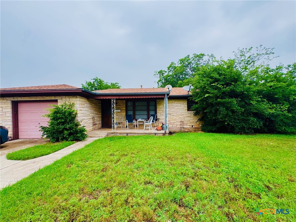 2405 Oak Drive Property Photo 1