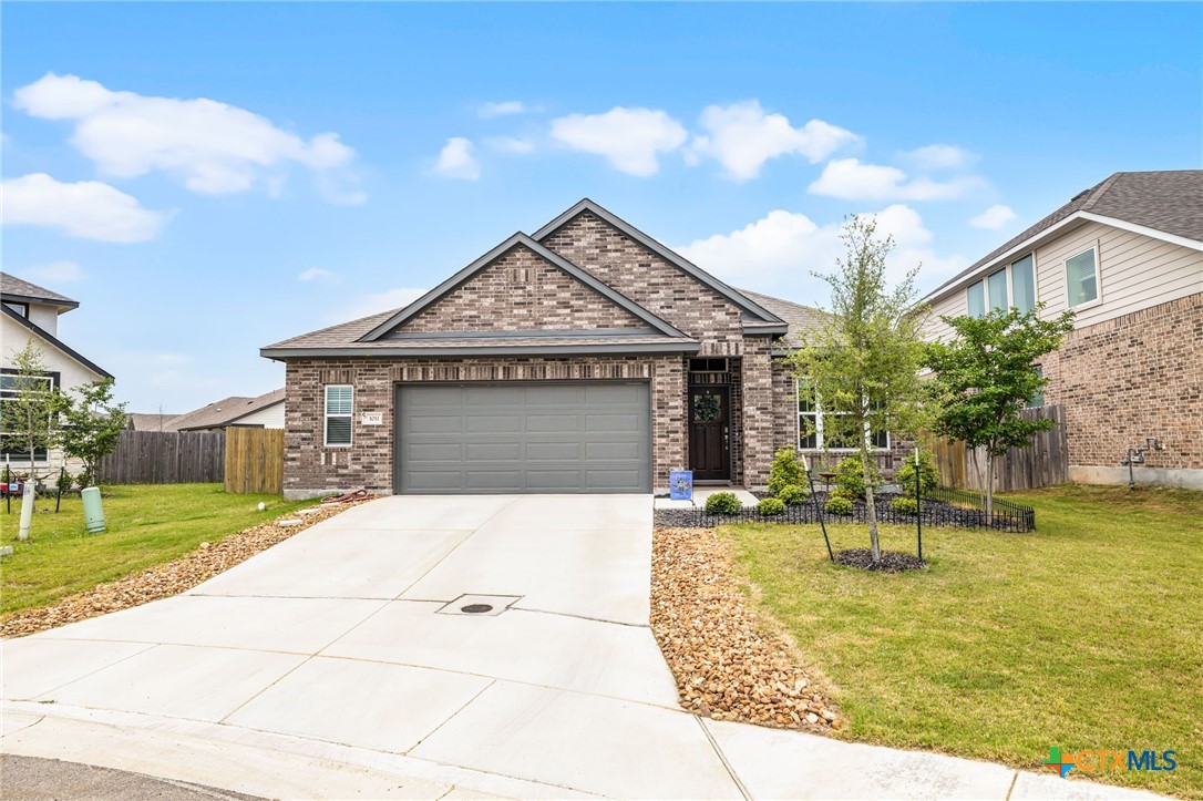 1011 Kinzig Drive Property Photo 1