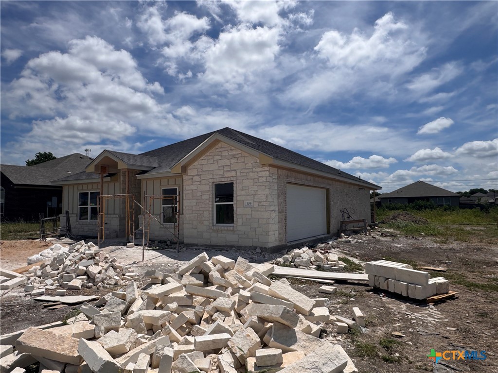 309 Shadbush Drive Property Photo 1