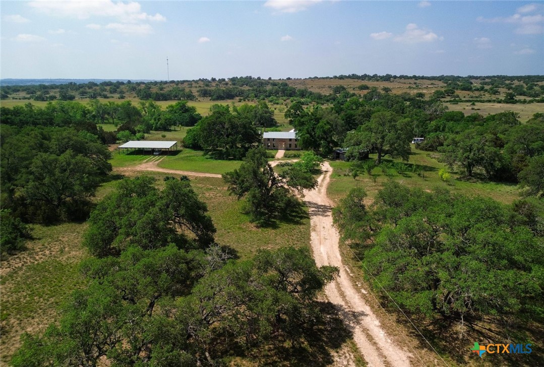 1037 Ranch Road 962 W Property Photo 3
