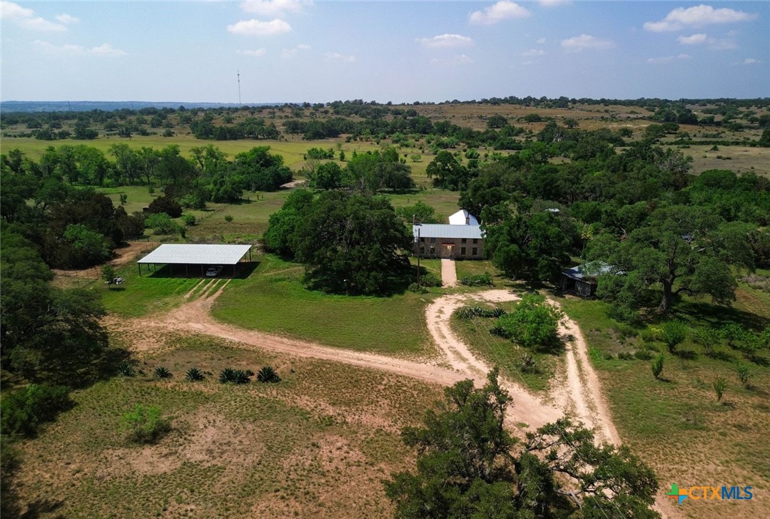 1037 Ranch Road 962 W Property Photo 34